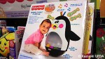 赤ちゃん用品=乳児用玩具売場にいたペンギンたち